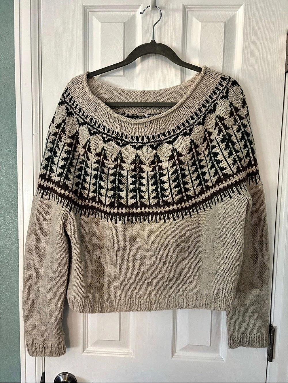 Hand Knit 100% wool color work sweater - Crewneck Sweater in Beige & Green Like